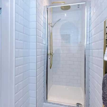 Charming 1bedroom On Nunnery Lane, Sleeps 3, Location 아파트