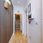 Charming 1bedroom On Nunnery Lane, Sleeps 3, Location
