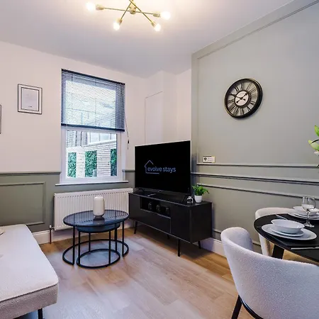 아파트 Charming 1Bedroom Apartment On Nunnery Lane, Sleeps 3, Central Location *