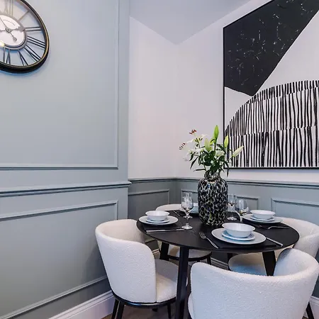 Charming 1Bedroom Apartment On Nunnery Lane, Sleeps 3, Central Location *